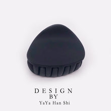 Load image into Gallery viewer, 1PC 2020 Korean Fashion Design Women Hair Claw Solid Color Hair Crab Retro Square Scrub Hair Clips Small Size
